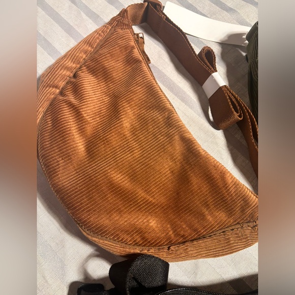 SOLD Uniqlo bags - Picture 2 of 4